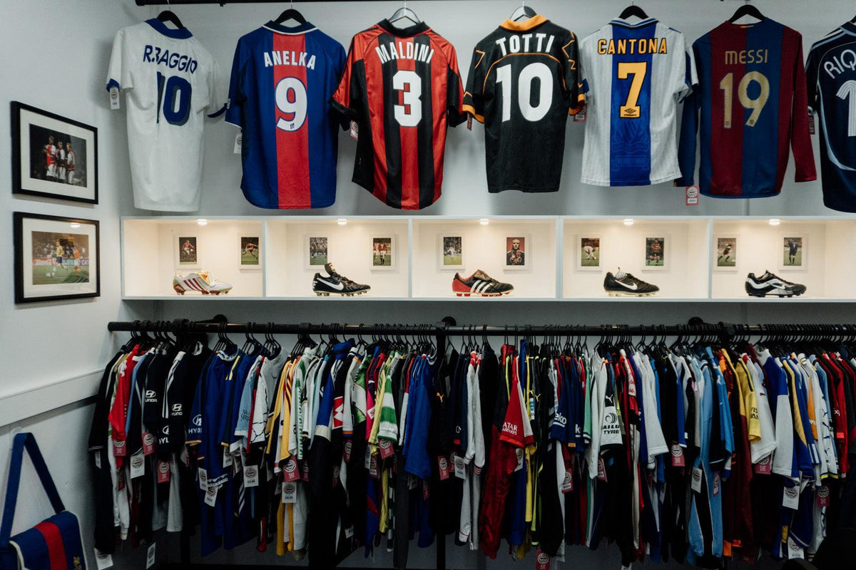 Ultimate Guide to Collecting Retro Football Shirts